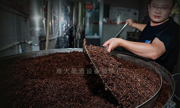 用雅大白酒酿酒设备蒸粮