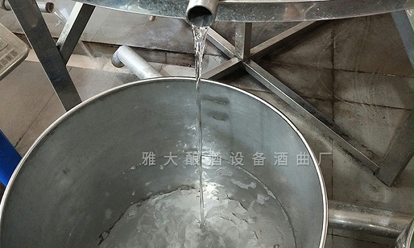 用雅大小型白酒蒸馏设备蒸馏