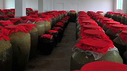 秋冬用做酒设备开酒坊，怎样打开当地酒市场，快速赢利？